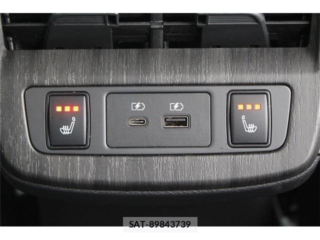 Nissan Ariya 2023-10 8334854-6