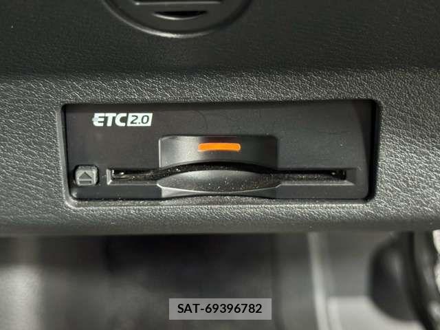 Nissan Ariya 2023-04 8364769-13