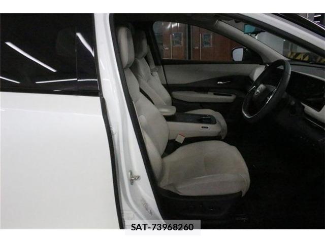 Nissan Ariya 2022-05 8364768-28
