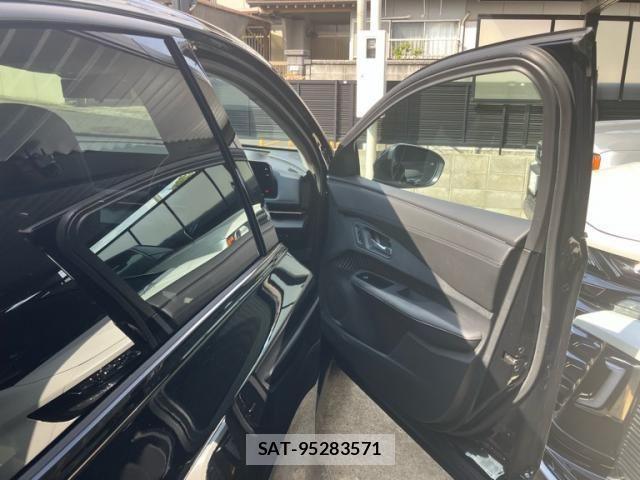 Nissan Ariya 2023-03 8625829-9
