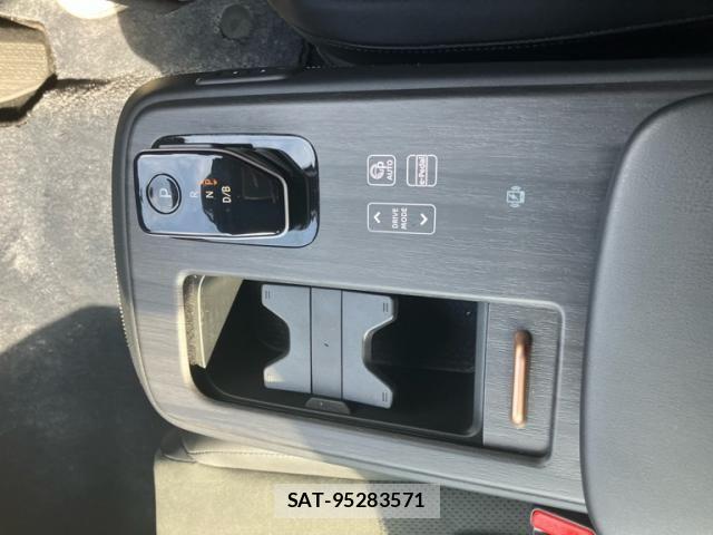 Nissan Ariya 2023-03 8625829-23