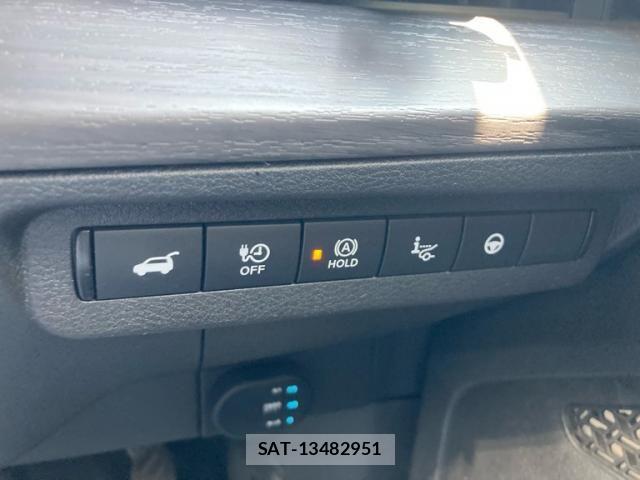 Nissan Ariya 2022-03 8827868-19