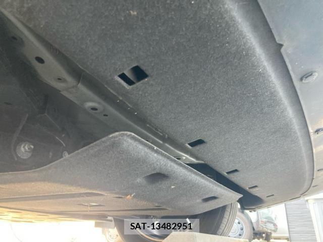 Nissan Ariya 2022-03 8827868-6