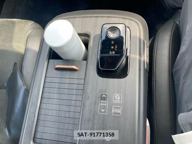 Nissan Ariya 2022-05 8827867-24