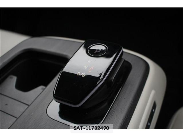Nissan Ariya 2022-04 8848244-21