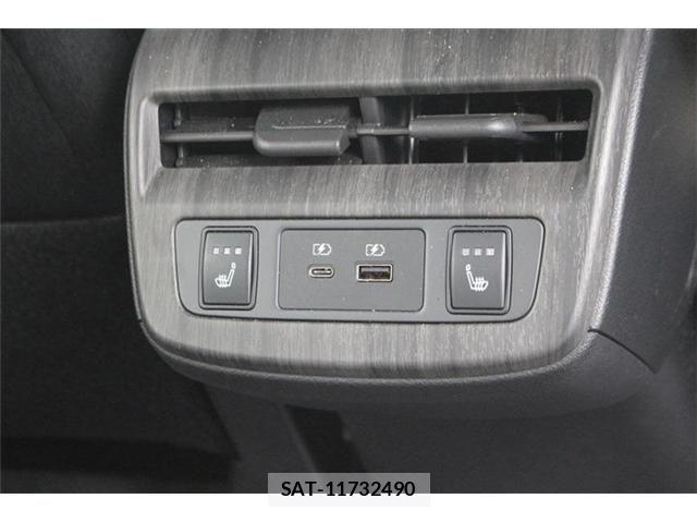 Nissan Ariya 2022-04 8848244-27