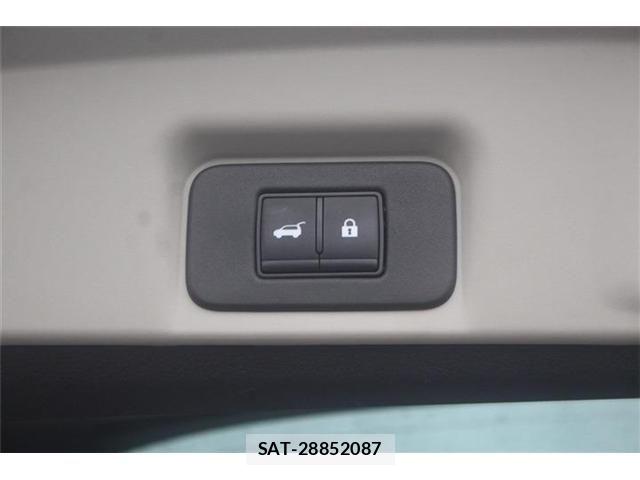 Nissan Ariya 2023-09 8878704-4