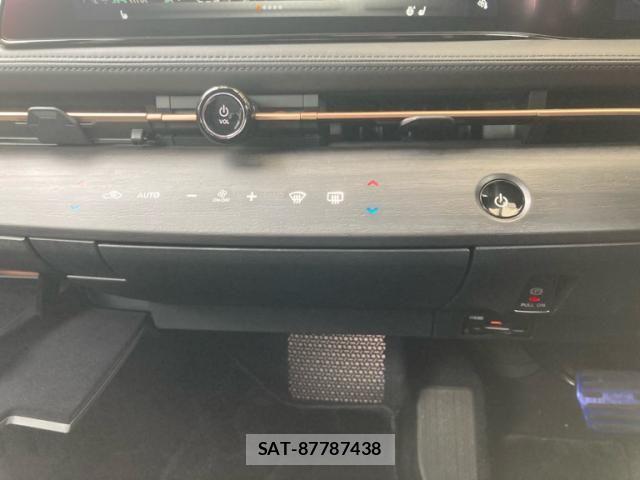 Nissan Ariya 2022-07 8883304-22