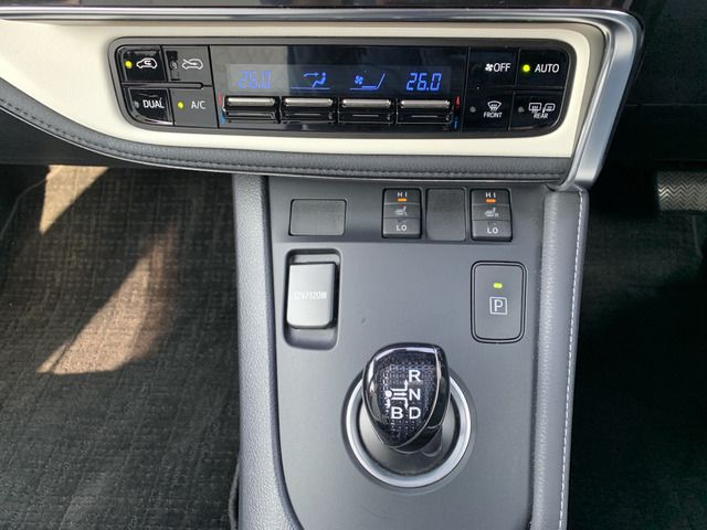 Toyota AURIS 2016 6280865-9
