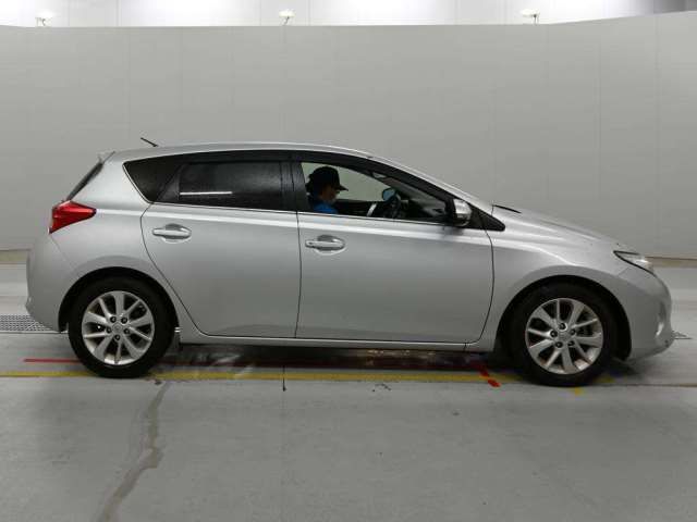 Toyota AURIS 2012 6280897-2