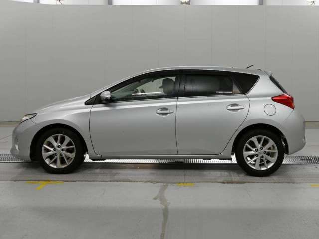 Toyota AURIS 2012 6280897-3