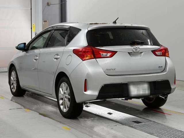 Toyota AURIS 2012 6280897-5