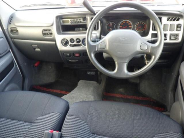 Daihatsu ATRAI WAGON 2004 6298318-2
