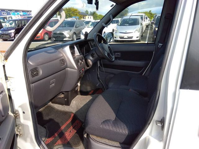 Daihatsu ATRAI WAGON 2004 6298318-5