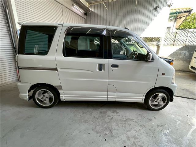 Daihatsu ATRAI WAGON 2001 6298400-9