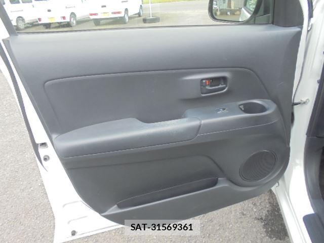 Toyota BB 2014 6285308-9