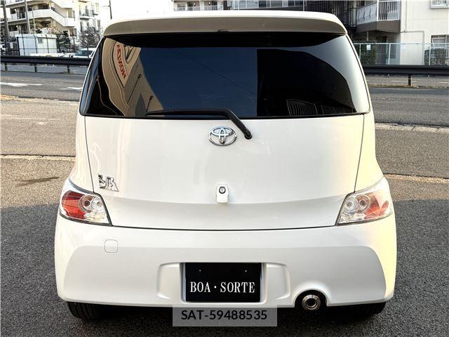 Toyota BB 2009 6285424-4