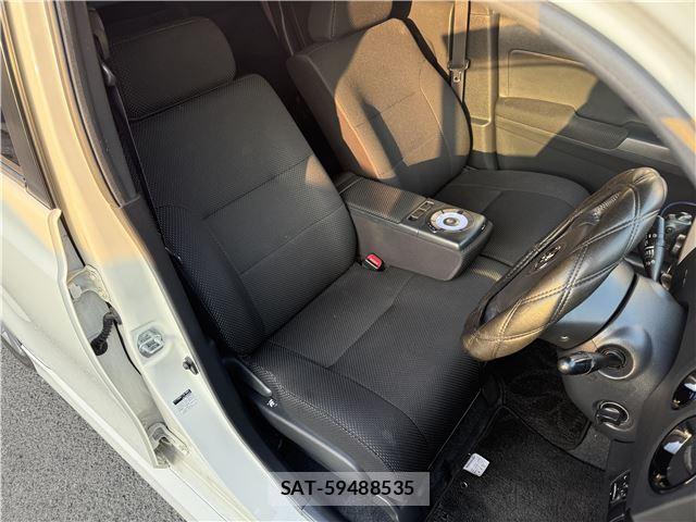 Toyota BB 2009 6285424-5
