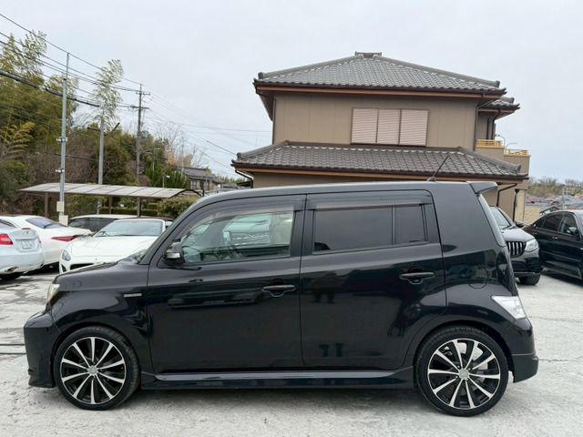 Toyota BB 2009 6285438-9