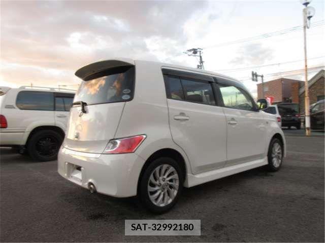 Toyota BB 2006 6285493-4