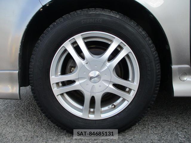 Toyota BB 2005 6285522-8