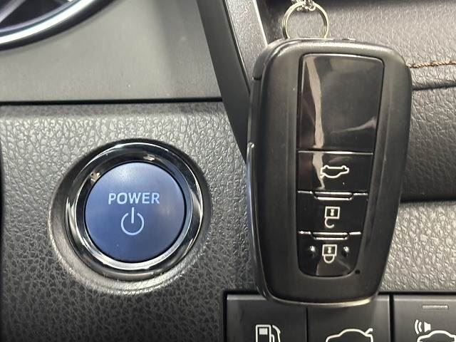 Toyota CAMRY 2017 6300647-10