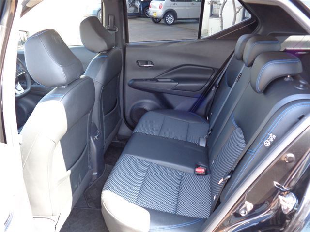 Nissan KICKS 2023 6310015-9