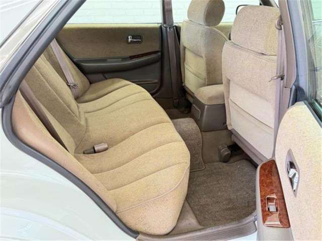 Nissan LAUREL 1997 6315839-10