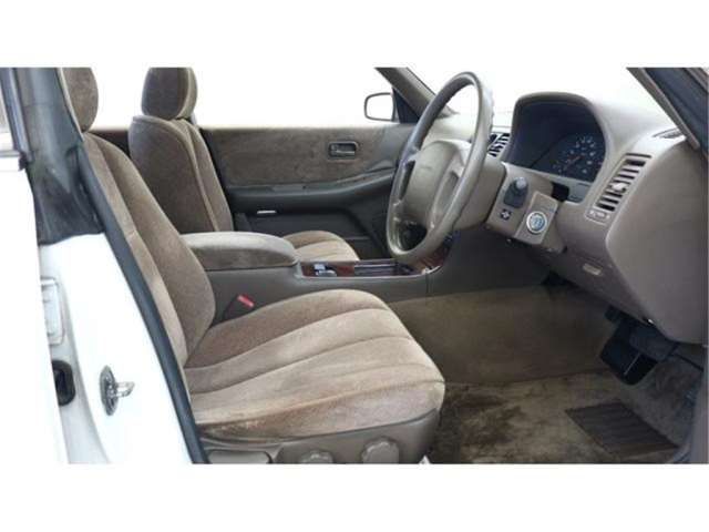 Nissan LAUREL 1993 6316010-9