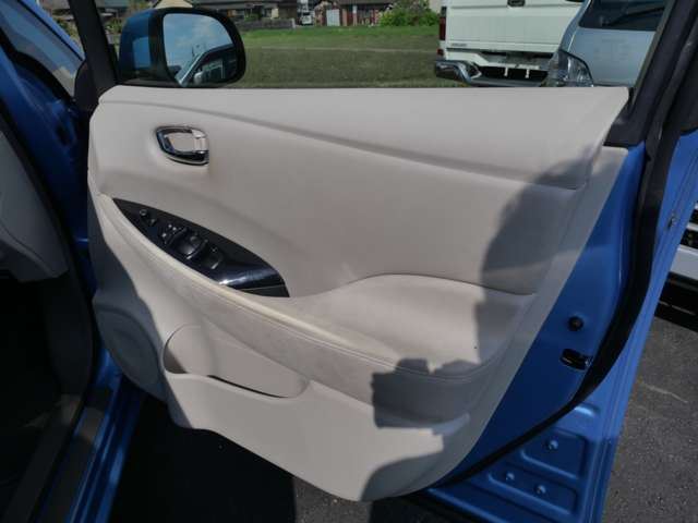 Nissan LEAF 2012 6318866-10