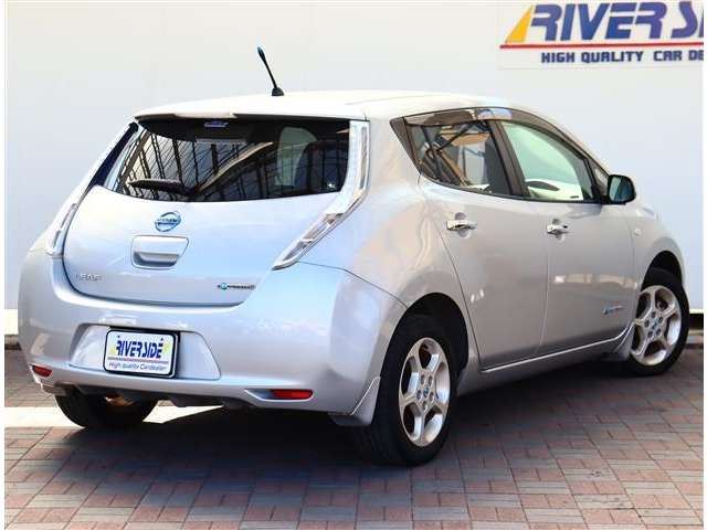 Nissan LEAF 2011 6318938-2