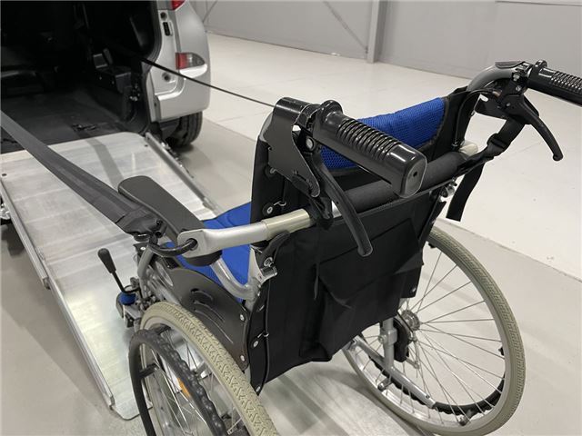 Toyota RACTIS 2014 6286031-9