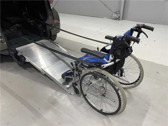 Toyota RACTIS 2014 6286057-10
