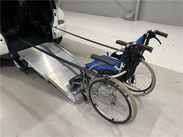 Toyota RACTIS 2014 6286061-5