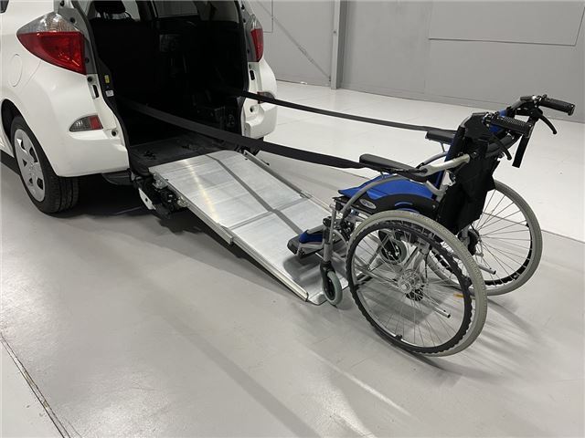 Toyota RACTIS 2011 6286539-7
