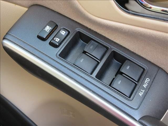 Toyota SAI 2012 6312340-9