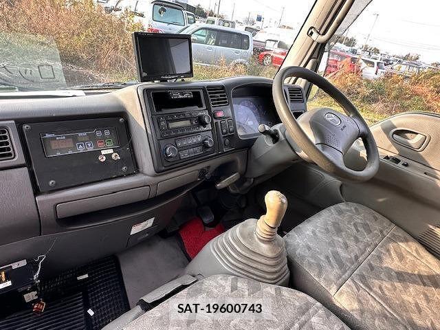 Mazda TITAN DASH 2005 6314984-9