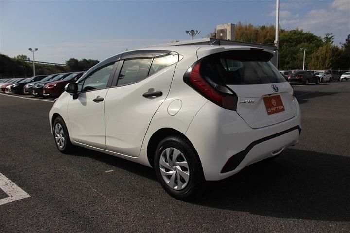 Toyota AQUA 2023 6359782-9