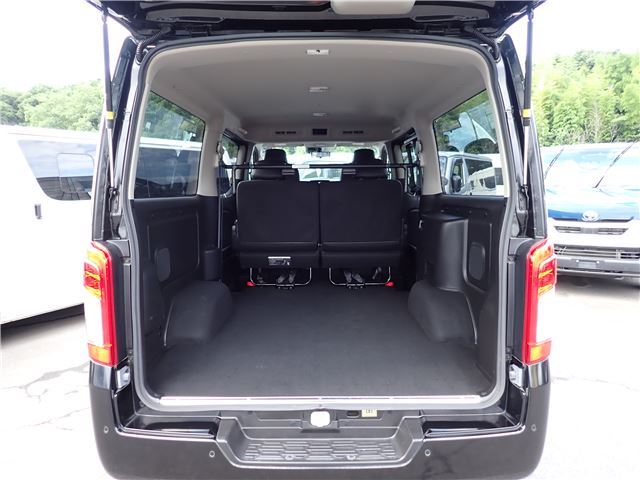 Nissan Caravan 2021 6364961-4