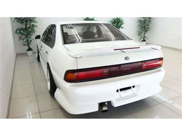 Nissan CEFIRO 1988 6371465-3