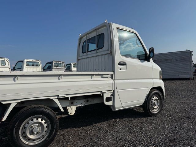 Nissan CLIPPER TRUCK 2004 6375102-8
