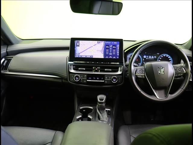 Toyota CROWN HYBRID 2021 6339381-2