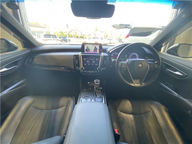 Toyota CROWN HYBRID 2018 6377444-10