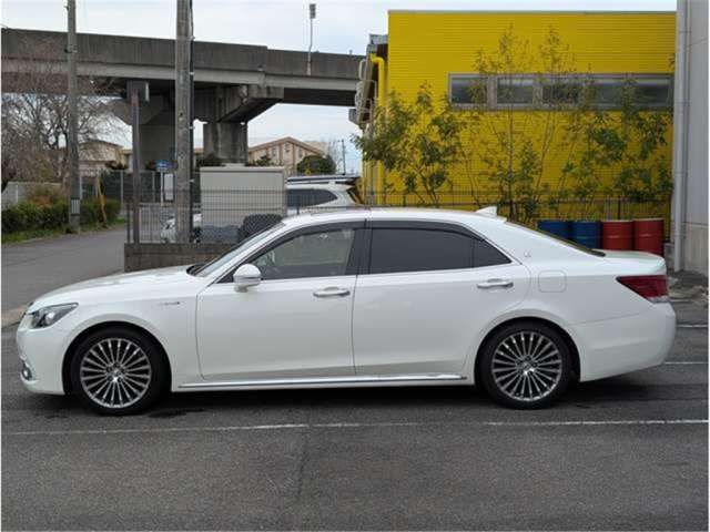 Toyota CROWN MAJESTA 2017 6343067-10