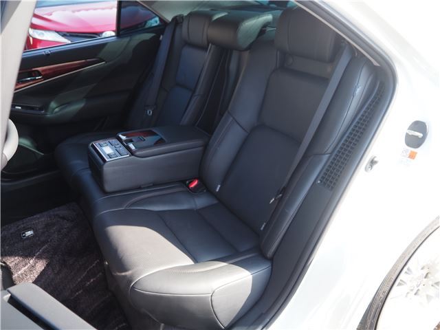 Toyota CROWN MAJESTA 2015 6343356-9
