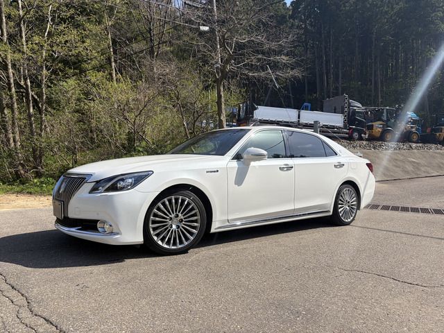 Toyota CROWN MAJESTA 2013 6343786-1