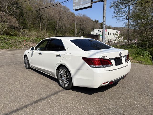 Toyota CROWN MAJESTA 2013 6343786-10