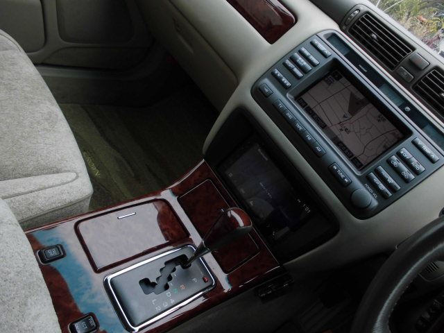Toyota CROWN MAJESTA 2001 6344632-8
