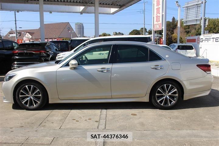 Toyota CROWN 2016 6332863-10
