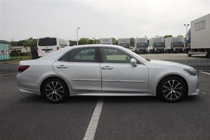 Toyota CROWN 2015 6334083-8
